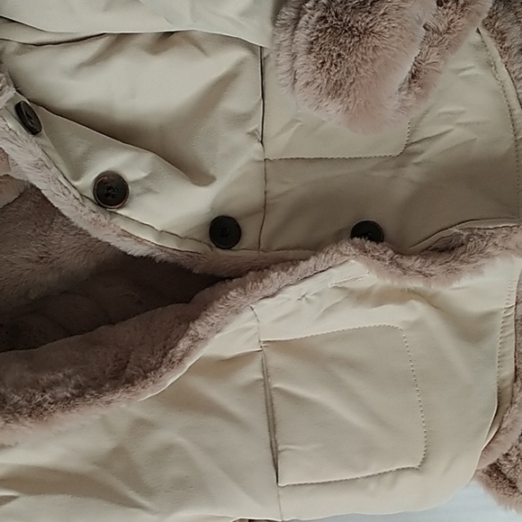 B Boys 9mo Faux Fur Lined Jacket with Bear Hood. 9M - Picture 3 of 10